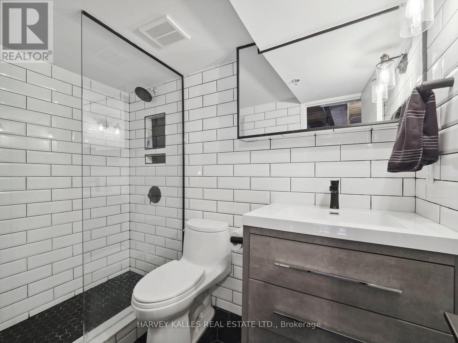 110 - 363 Sorauren Avenue, Toronto, Ontario  M6R 3C1 - Photo 11 - W12427414