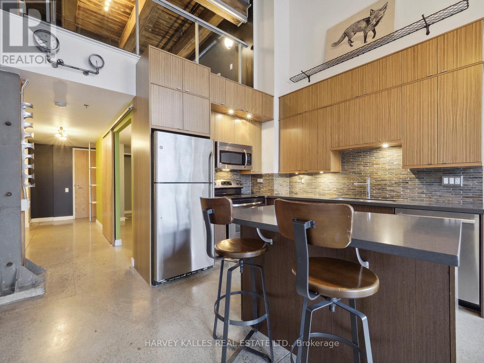 110 - 363 Sorauren Avenue, Toronto, Ontario  M6R 3C1 - Photo 6 - W12427414