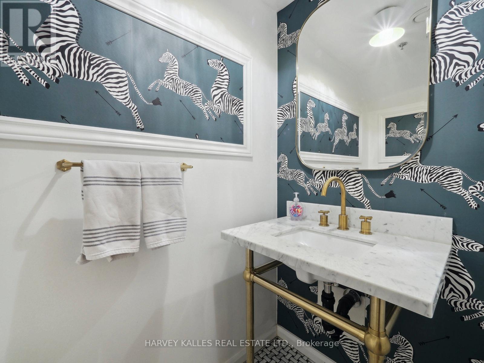 110 - 363 Sorauren Avenue, Toronto, Ontario  M6R 3C1 - Photo 8 - W12427414