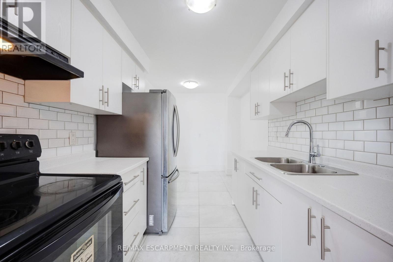 31 - 3430 Brandon Gate Drive, Mississauga, Ontario  L4T 3T4 - Photo 18 - W12427418