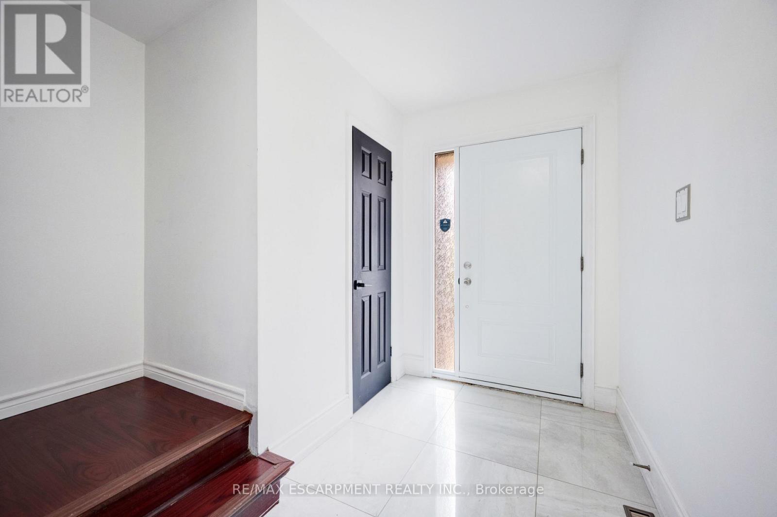 31 - 3430 Brandon Gate Drive, Mississauga, Ontario  L4T 3T4 - Photo 4 - W12427418