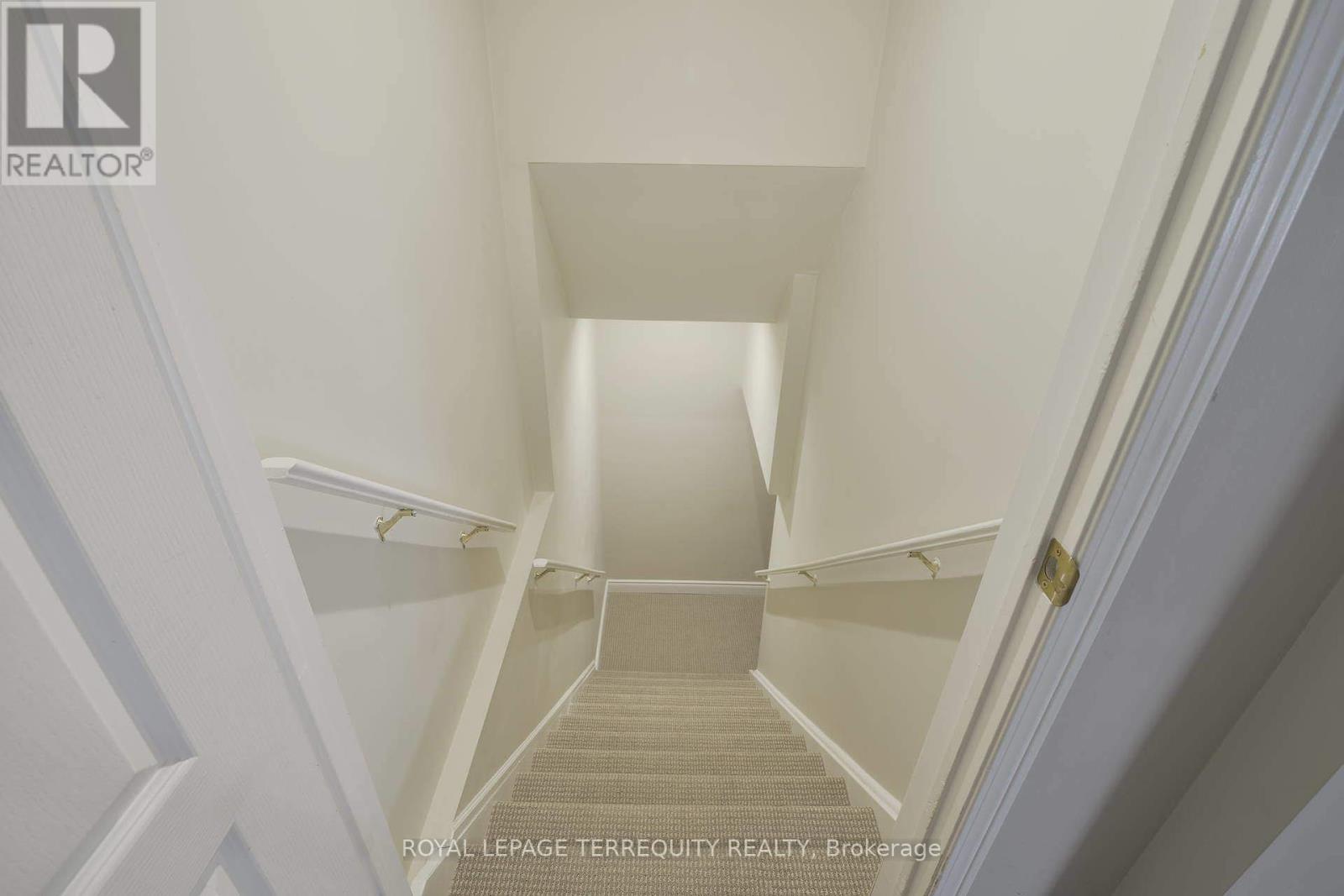 56 - 1489 Heritage Way, Oakville, Ontario  L6M 4M7 - Photo 5 - W12427423