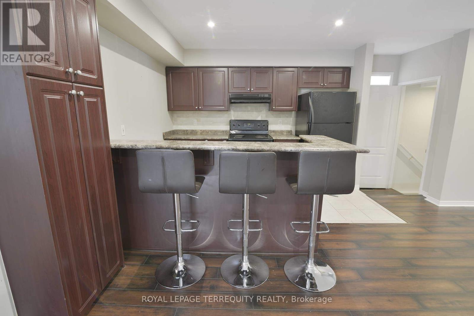 56 - 1489 Heritage Way, Oakville, Ontario  L6M 4M7 - Photo 7 - W12427423
