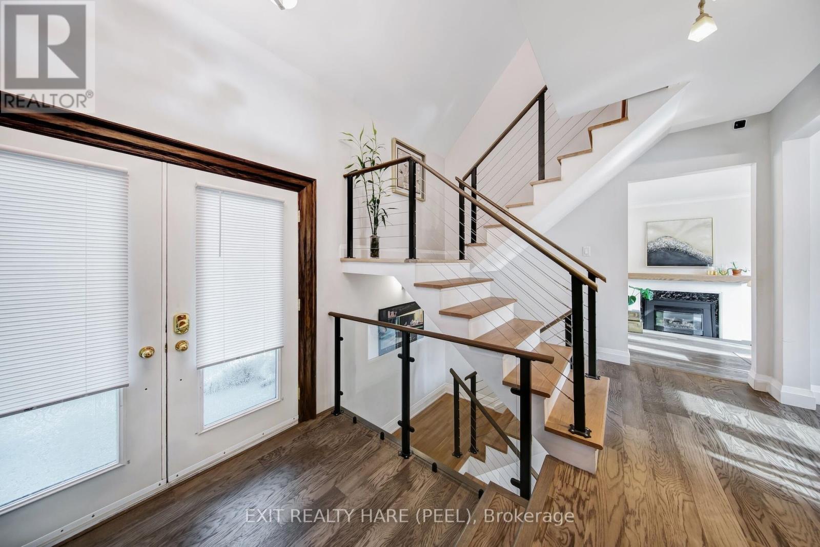35 Ridgehill Drive, Brampton, Ontario  L6Y 2C3 - Photo 7 - W12427431