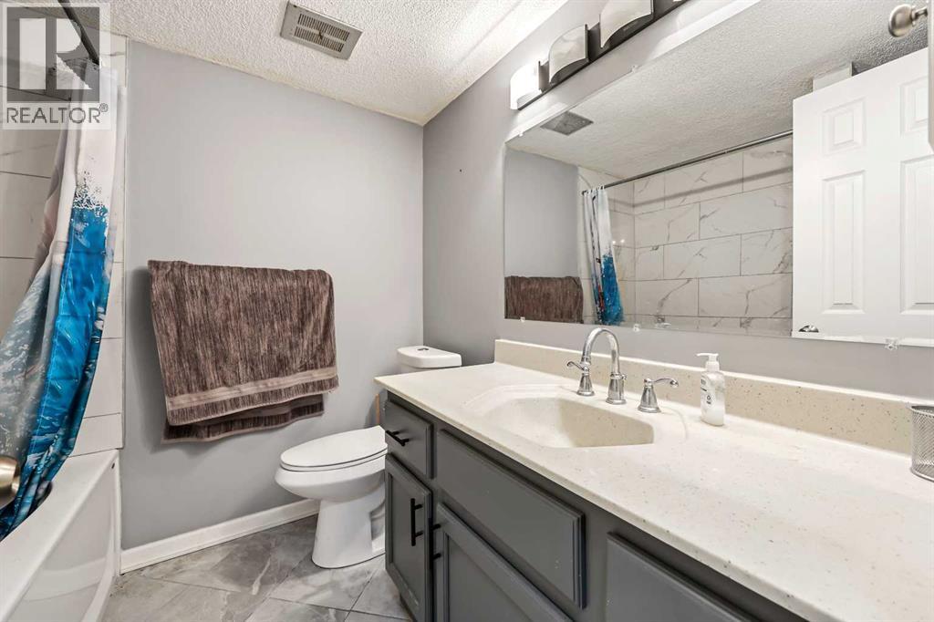 1, 232 Sabrina Way Sw, Calgary, Alberta  T2W 2N6 - Photo 10 - A2258942