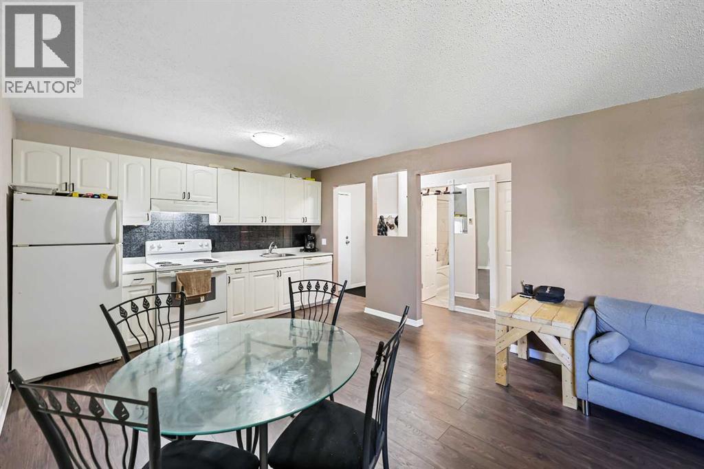1, 232 Sabrina Way Sw, Calgary, Alberta  T2W 2N6 - Photo 6 - A2258942