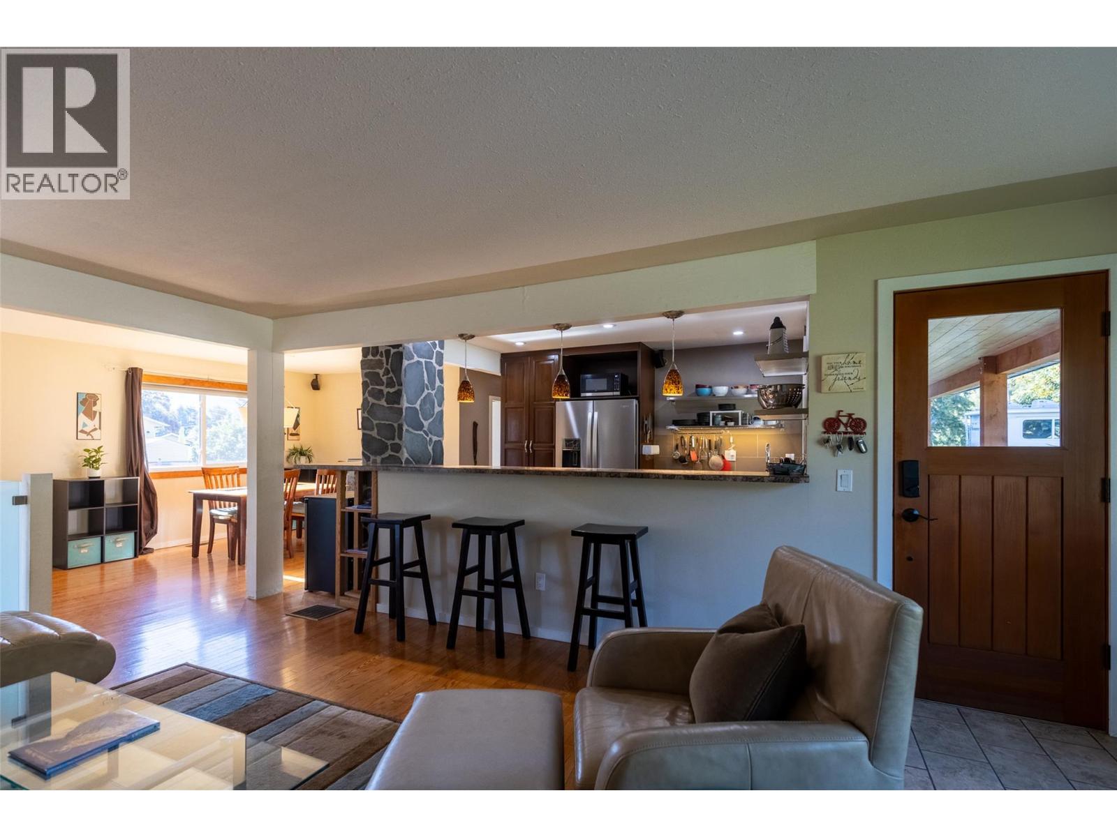 862 11th Avenue, Fernie, British Columbia  V0B 1M0 - Photo 6 - 10364164