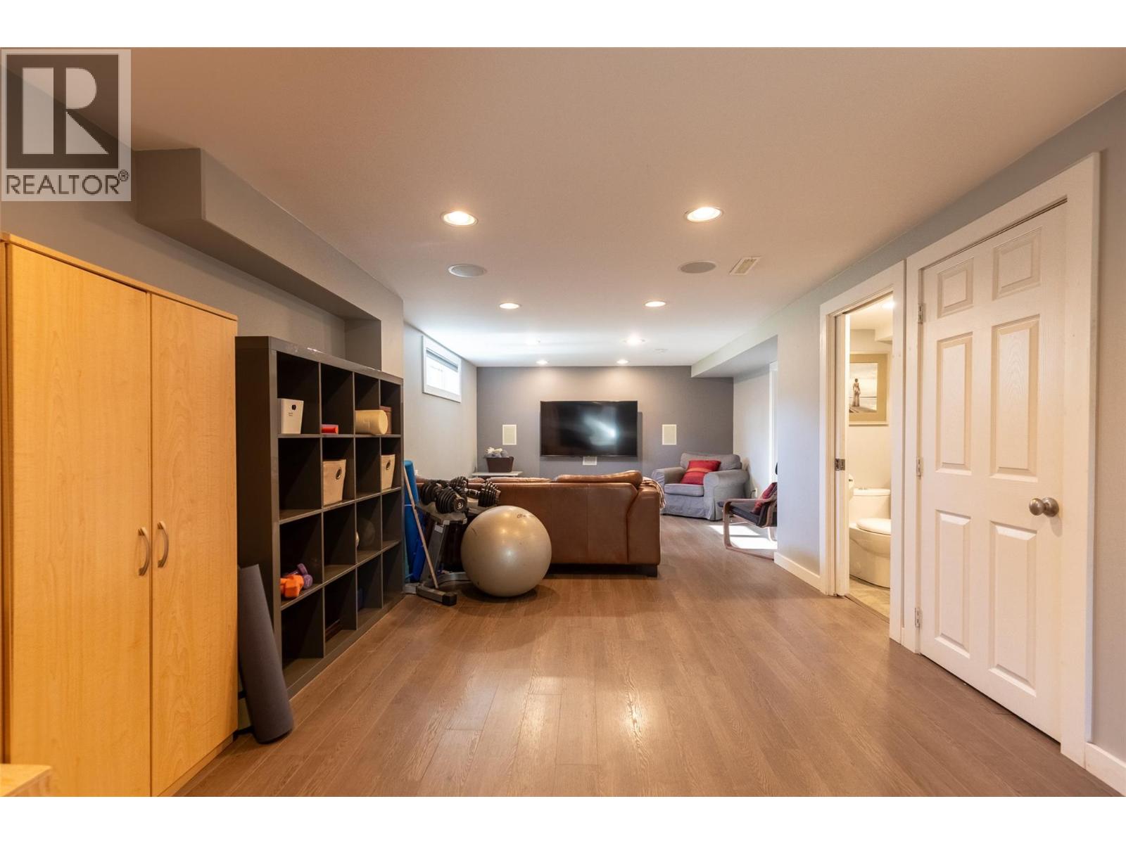 862 11th Avenue, Fernie, British Columbia  V0B 1M0 - Photo 35 - 10364164