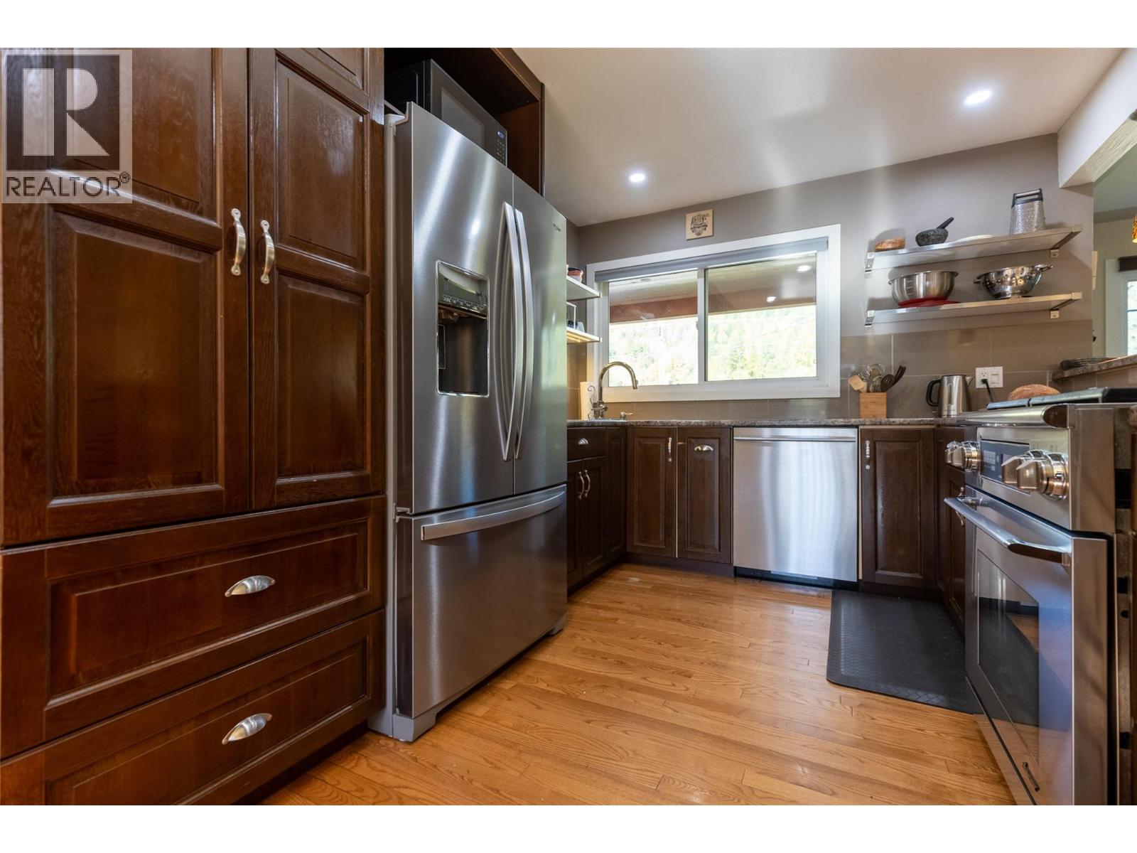 862 11th Avenue, Fernie, British Columbia  V0B 1M0 - Photo 21 - 10364164