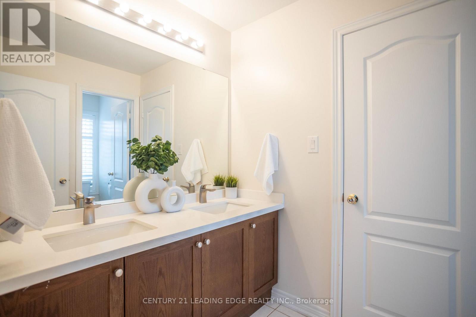 72 Pelister Drive, Markham, Ontario  L6E 0M7 - Photo 34 - N12426182