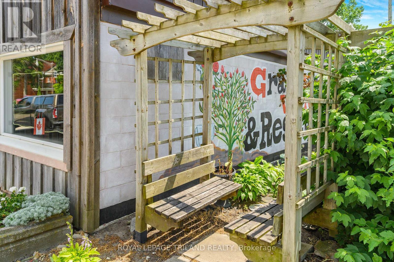 288 King Street S, Chatham-Kent, Ontario  N0P 1T0 - Photo 12 - X12427472