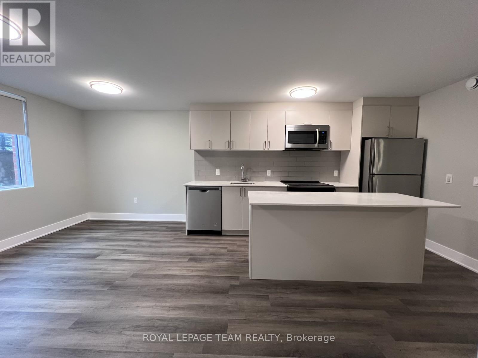 B01 - 1295 Summerville Avenue, Ottawa, Ontario  K1Z 8G7 - Photo 4 - X12427487