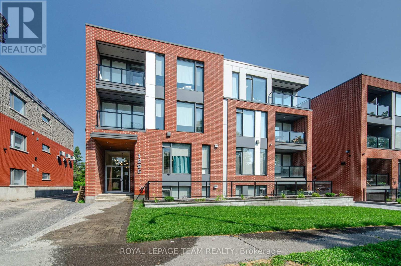 102 - 1295 SUMMERVILLE AVENUE, Ottawa, Ontario