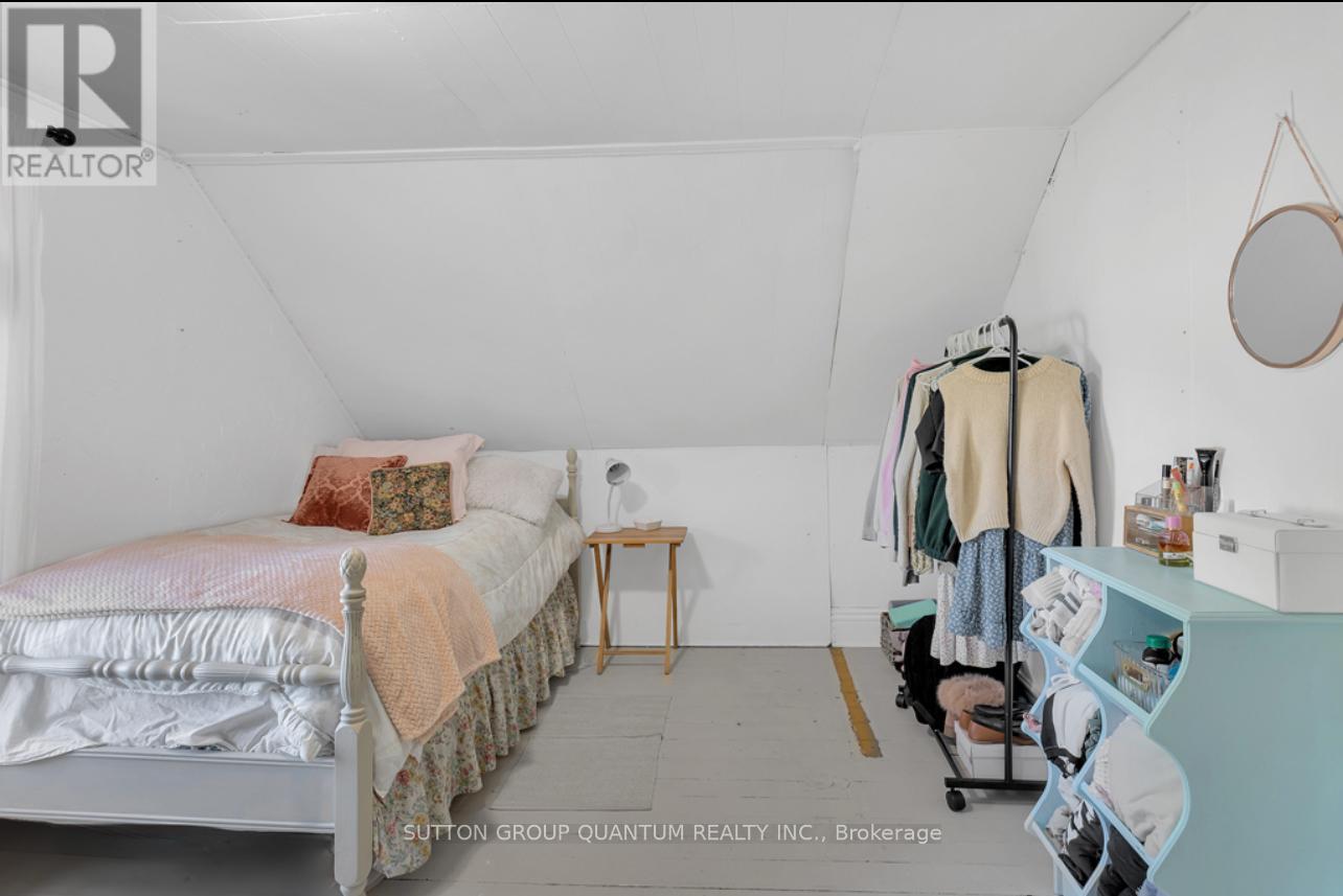 442 First Concession Road, Norfolk, Ontario  N0E 1M0 - Photo 15 - X12427377