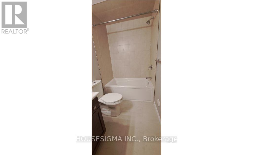 64 Lomond Lane, Kitchener, Ontario  N2R 0T6 - Photo 11 - X12427416