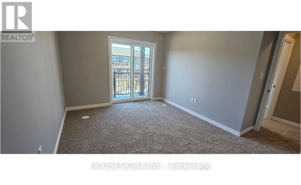 64 Lomond Lane, Kitchener, Ontario  N2R 0T6 - Photo 5 - X12427416