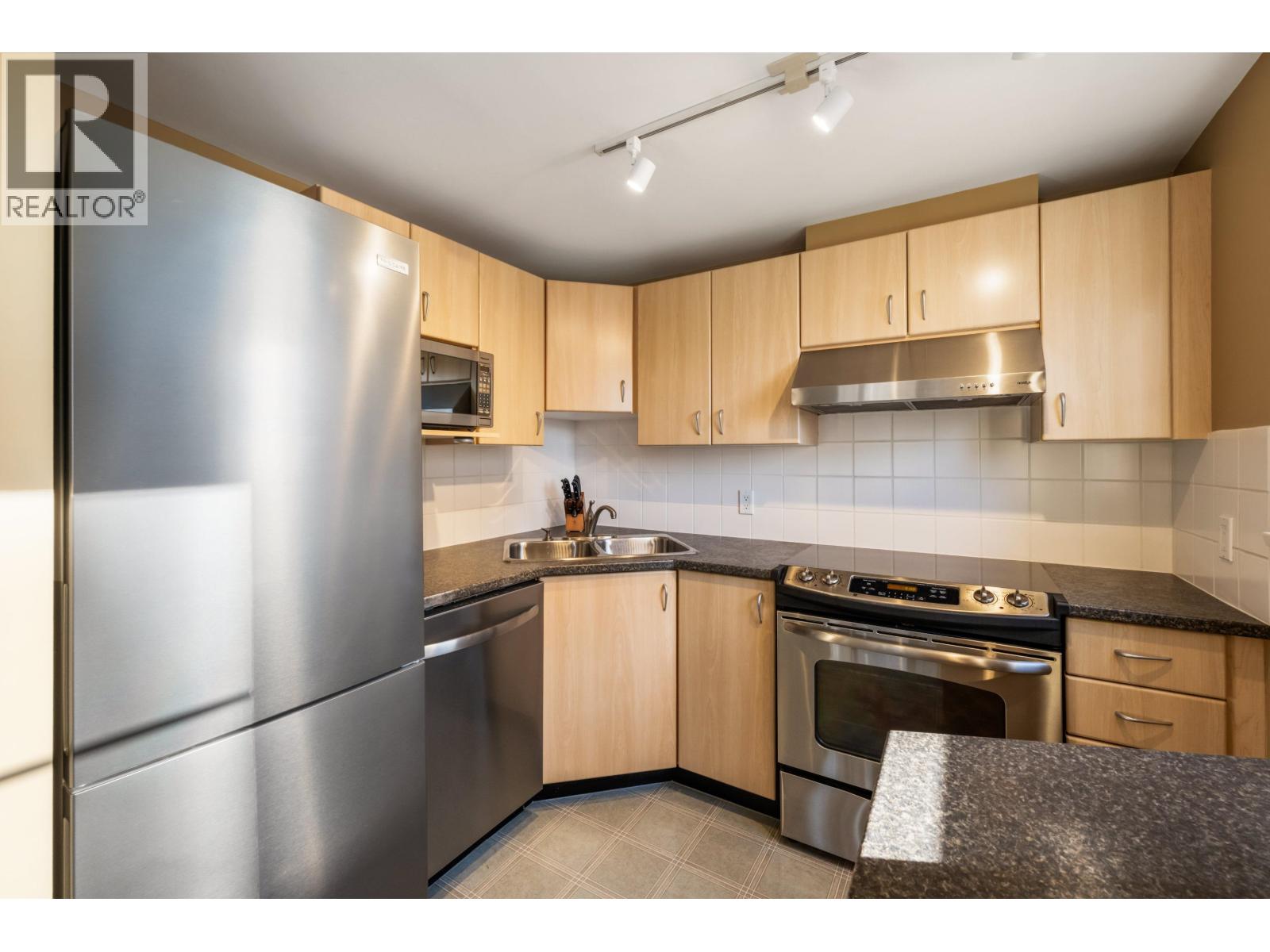 1206 121 W 15th Street, North Vancouver, British Columbia  V7M 1R8 - Photo 13 - R3052391