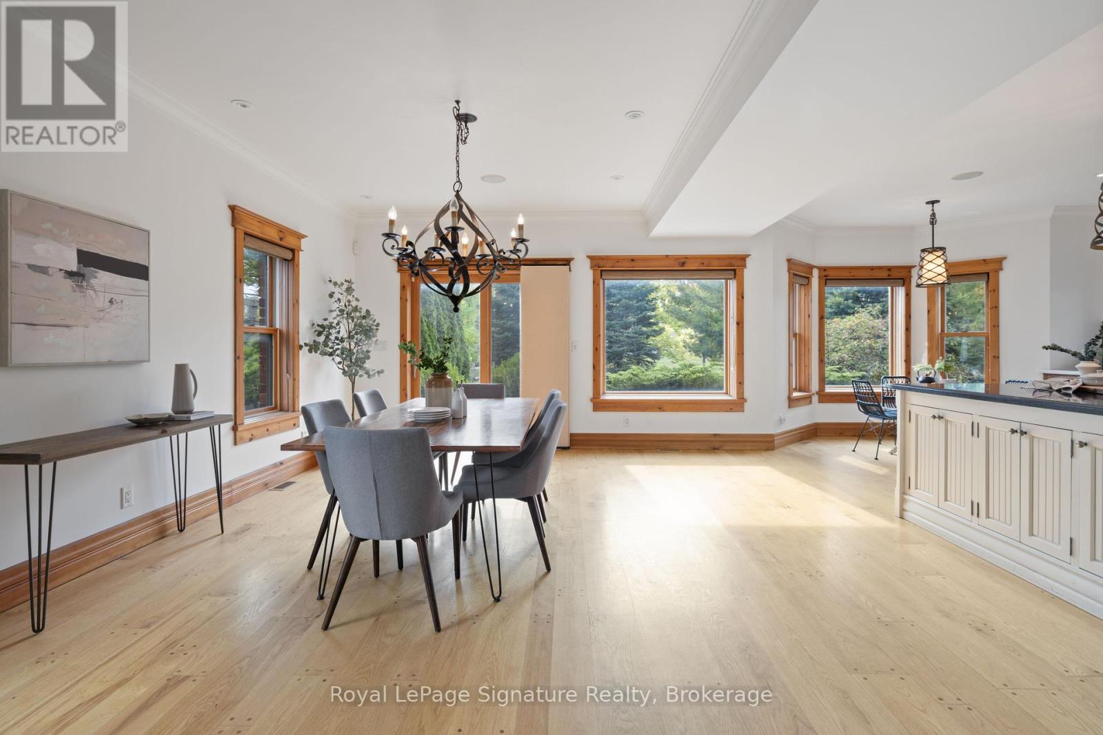 161 Snowbridge Way, Blue Mountains, Ontario  L9Y 0V1 - Photo 10 - X12427481