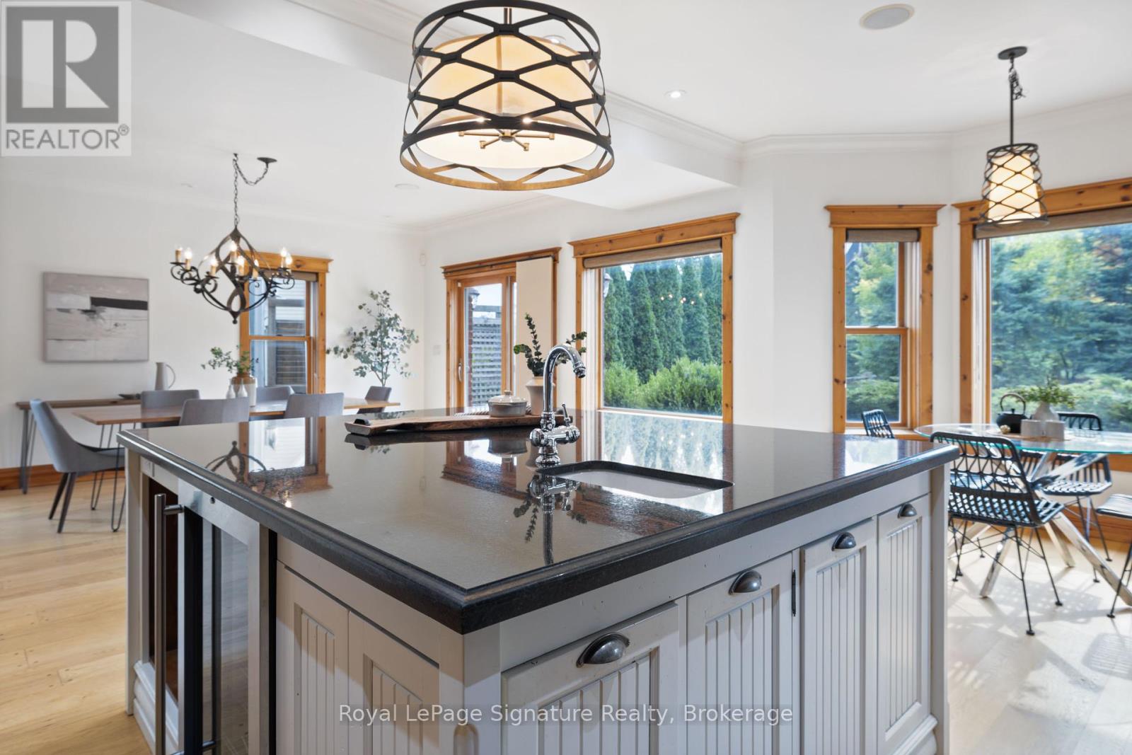 161 Snowbridge Way, Blue Mountains, Ontario  L9Y 0V1 - Photo 19 - X12427481
