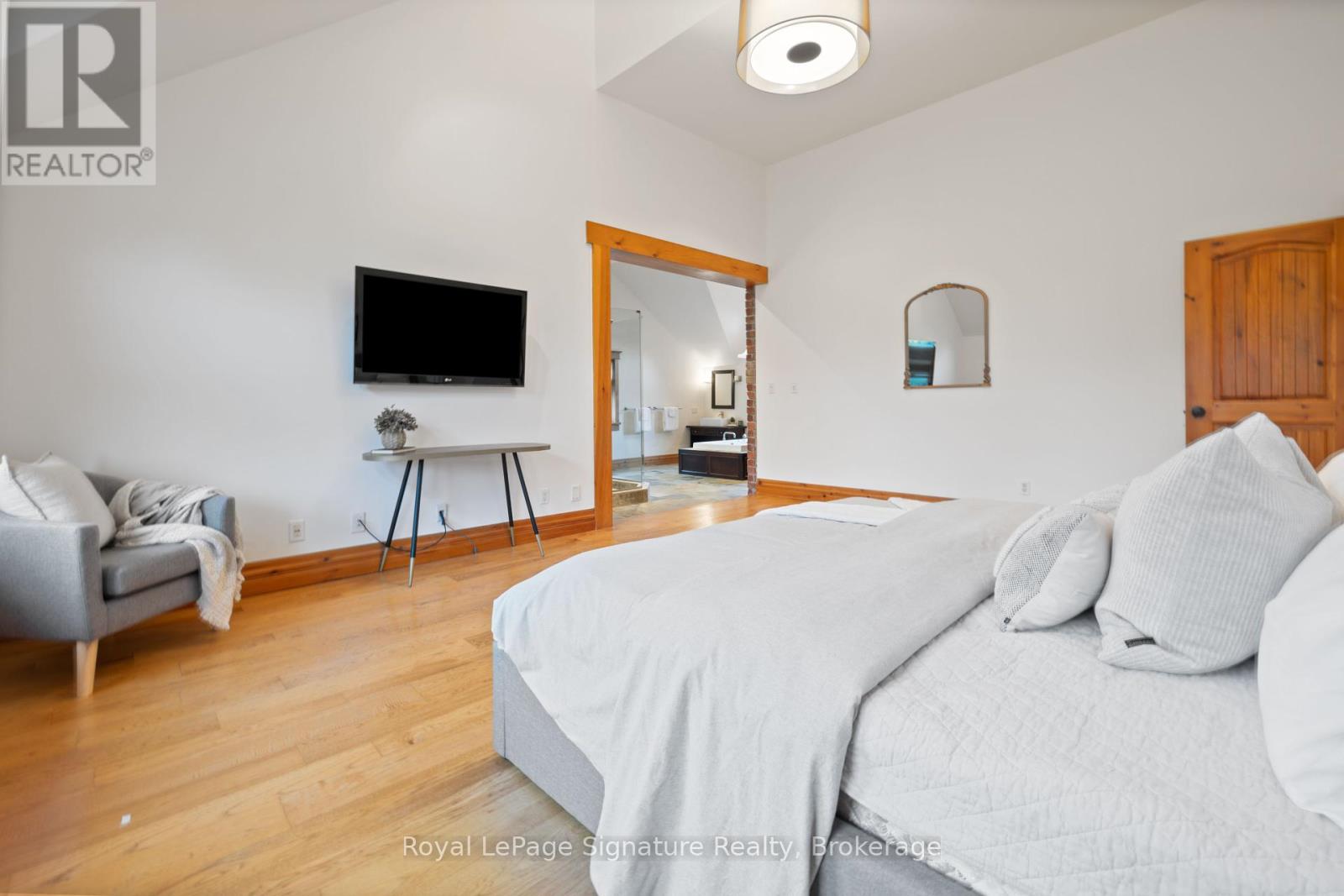 161 Snowbridge Way, Blue Mountains, Ontario  L9Y 0V1 - Photo 26 - X12427481