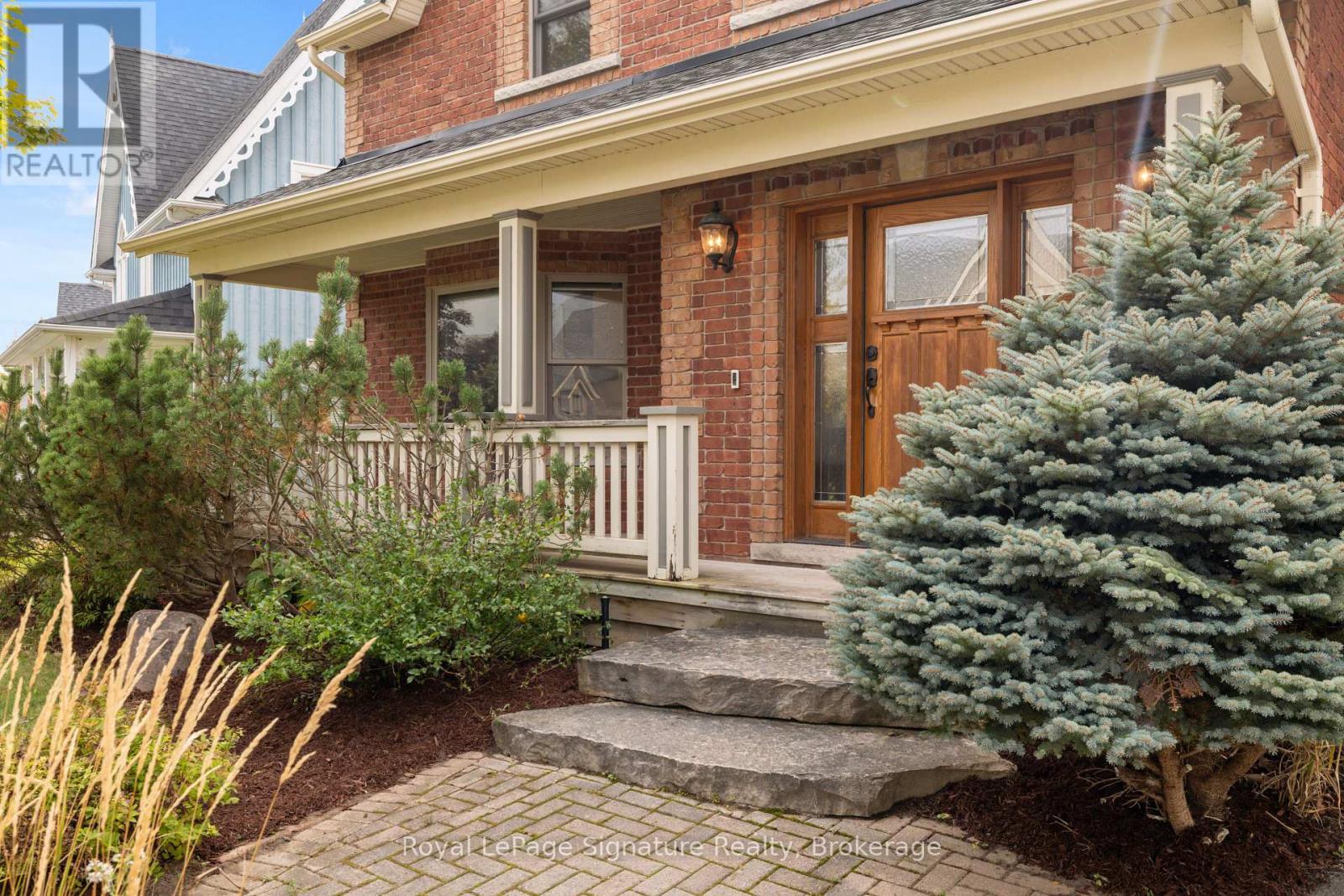 161 Snowbridge Way, Blue Mountains, Ontario  L9Y 0V1 - Photo 4 - X12427481