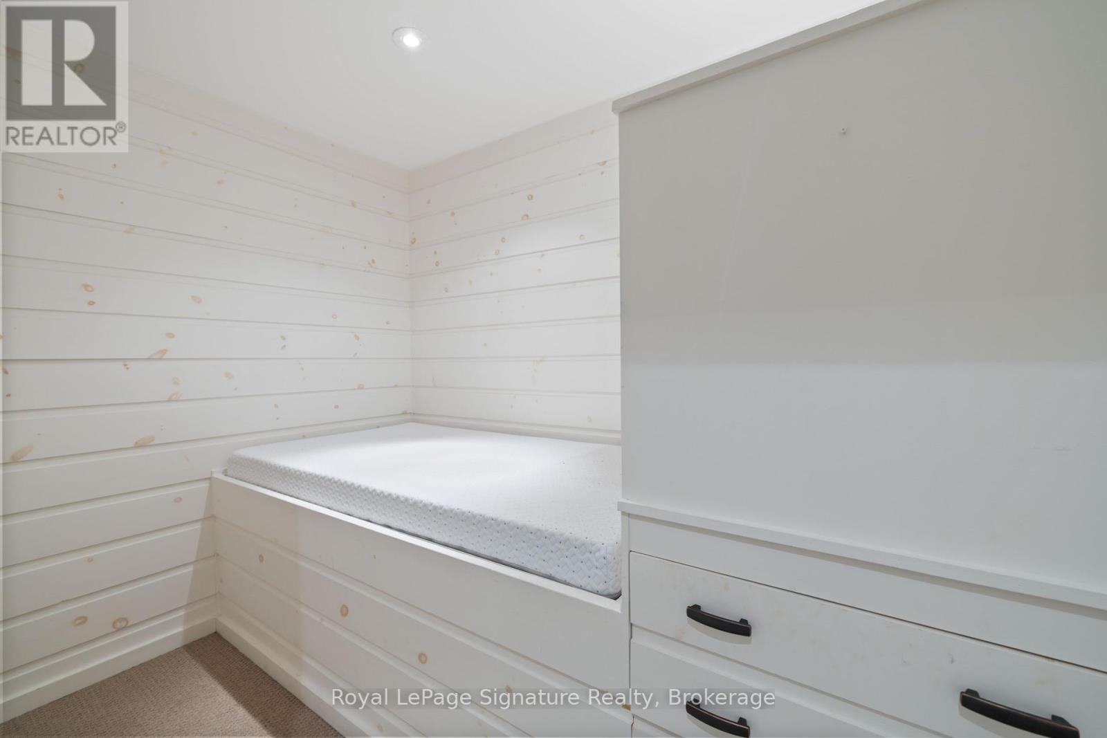 161 Snowbridge Way, Blue Mountains, Ontario  L9Y 0V1 - Photo 44 - X12427481