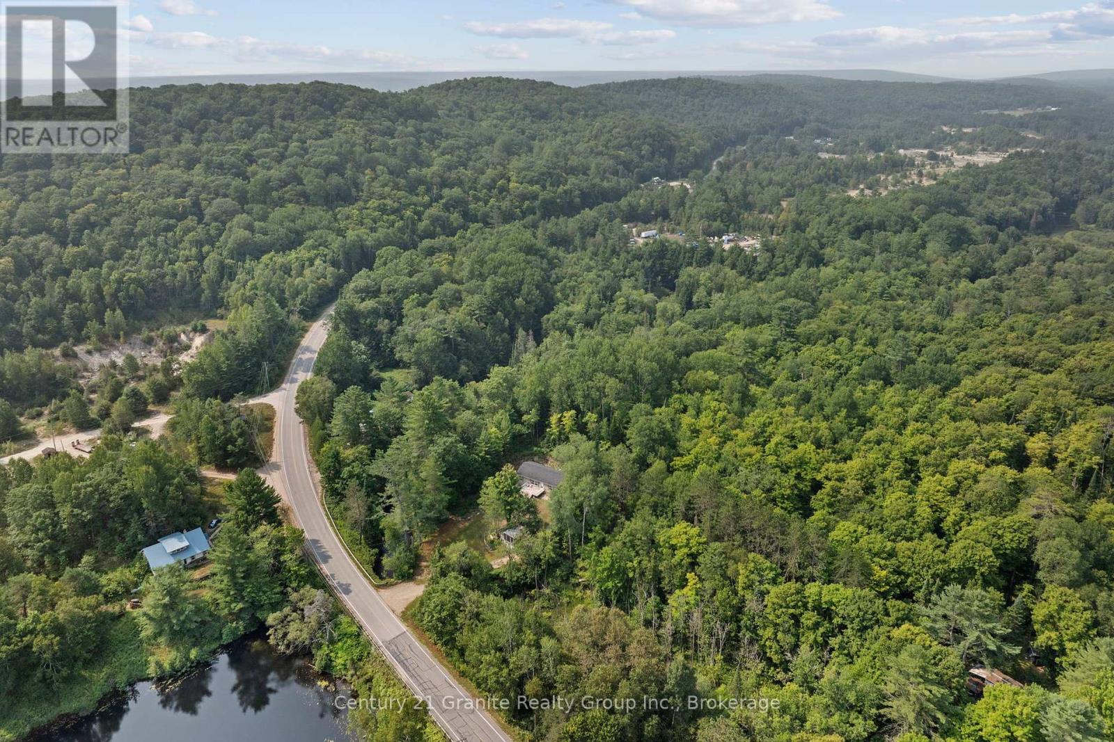2275 Kennisis Lake Road, Dysart Et Al, Ontario  K0M 1S0 - Photo 36 - X12357507