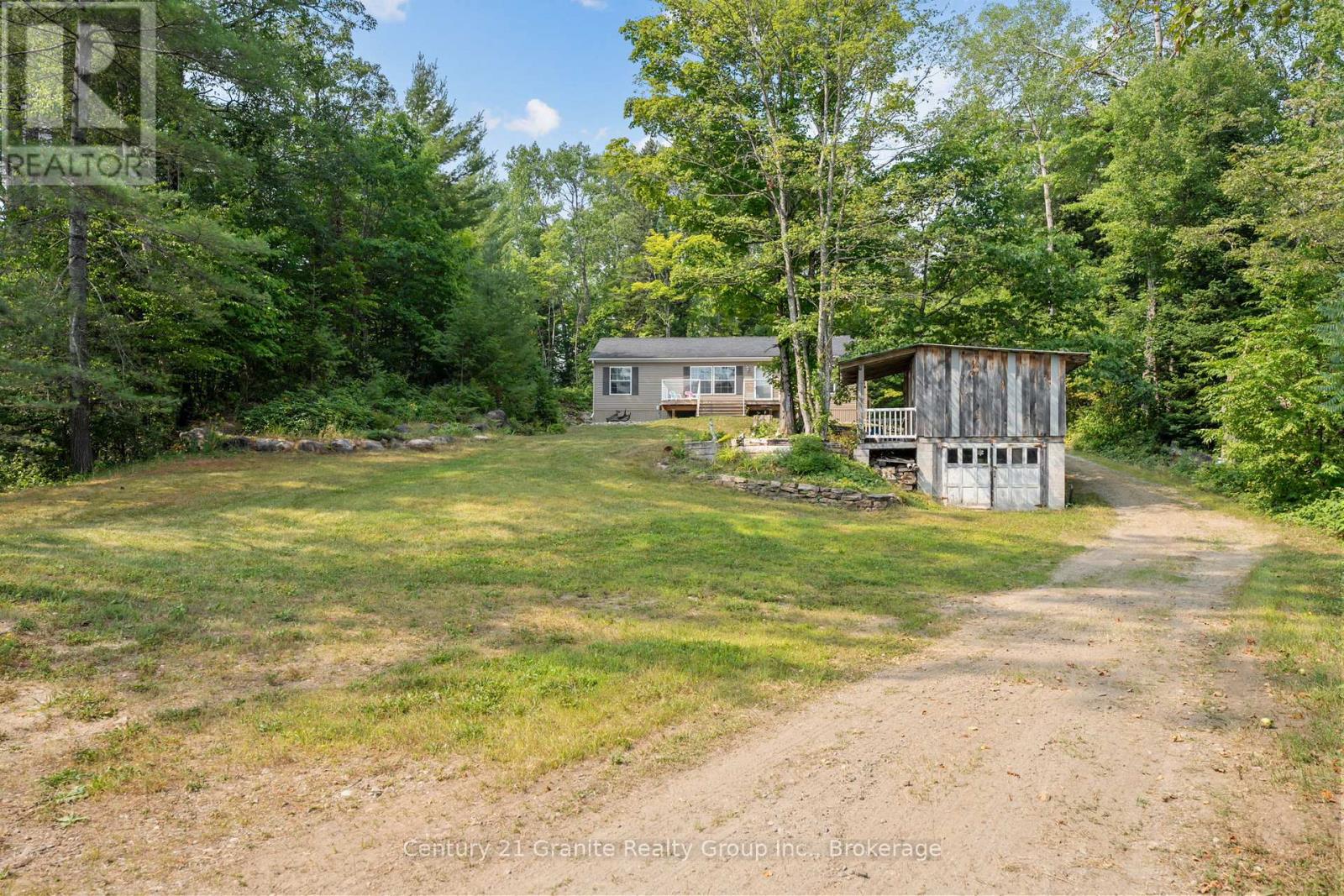 2275 Kennisis Lake Road, Dysart Et Al, Ontario  K0M 1S0 - Photo 35 - X12357507
