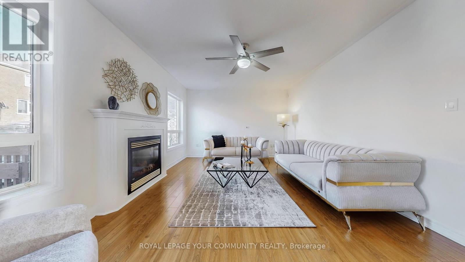 61 Mynden Way, Newmarket, Ontario  L3X 3A8 - Photo 12 - N12419291