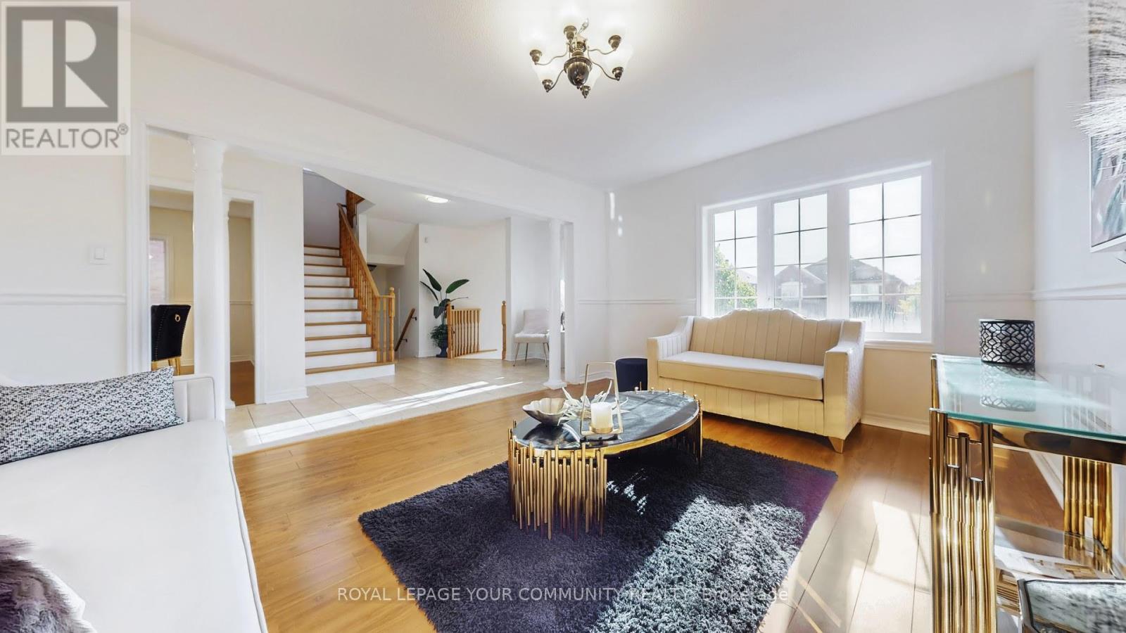 61 Mynden Way, Newmarket, Ontario  L3X 3A8 - Photo 7 - N12419291