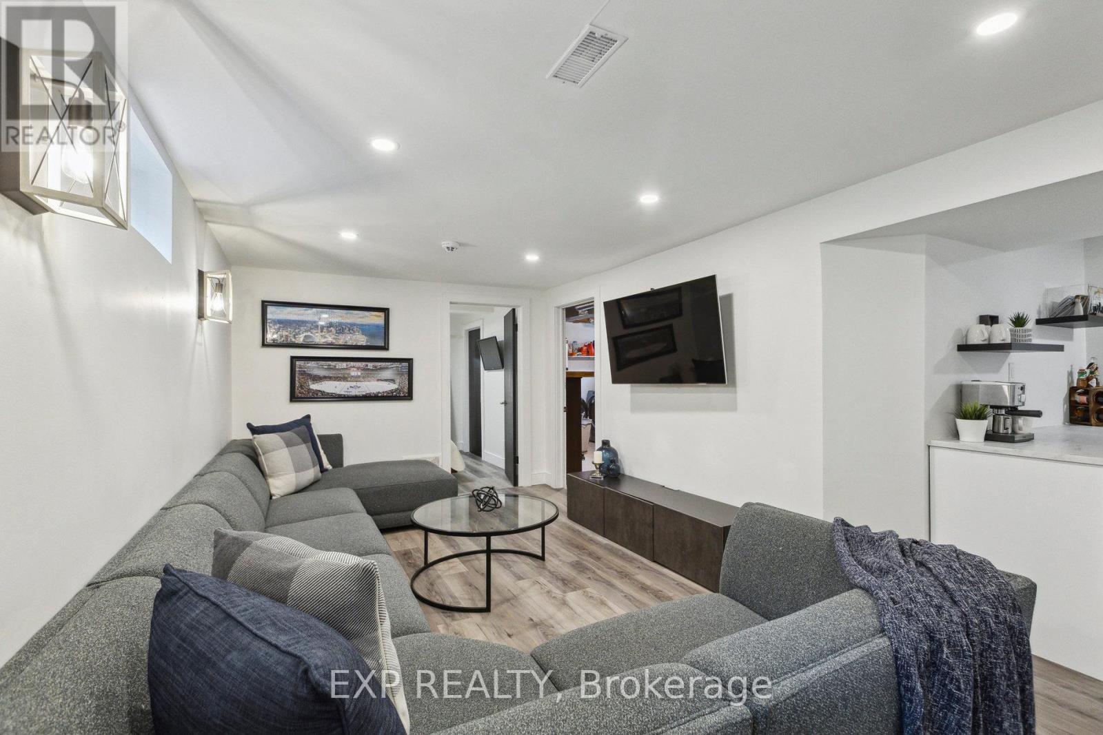 77 Imperial Road N, Guelph, Ontario  N1H 8A1 - Photo 31 - X12426405