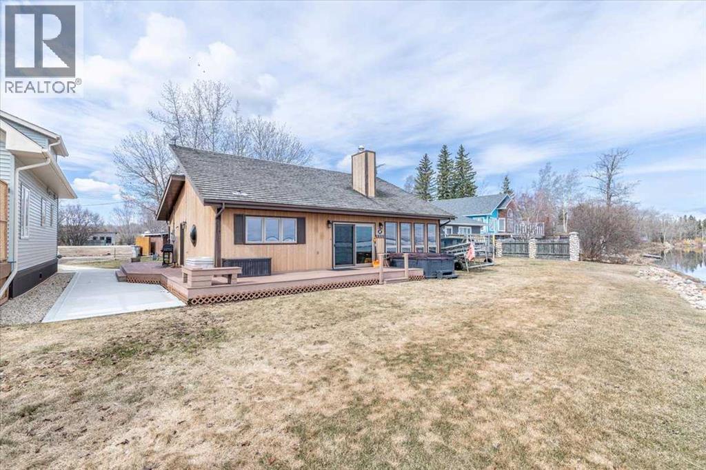 35 Lakeshore Drive, Grandview, Alberta  T0C 2V0 - Photo 2 - A2256105