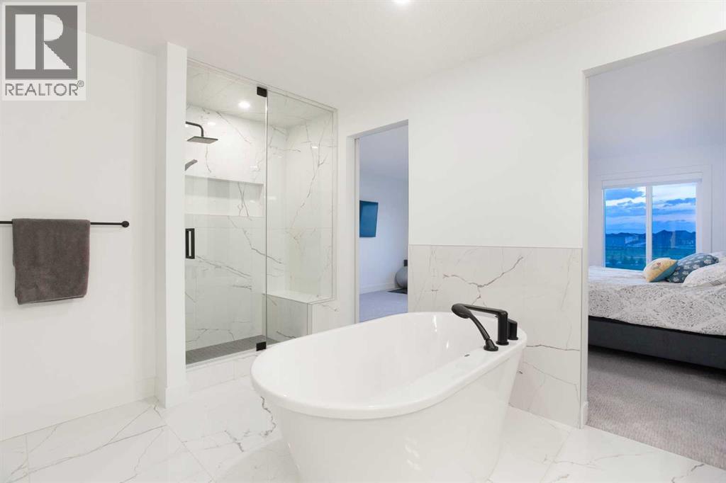 21 Lucas Cove Nw, Calgary, Alberta  T3P 1M4 - Photo 35 - A2253197