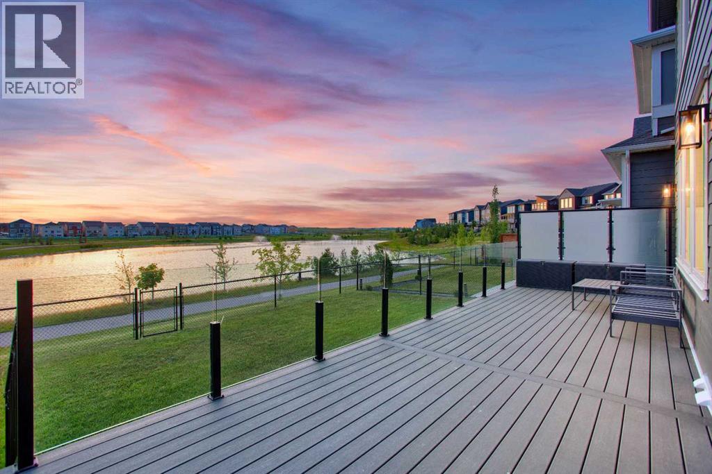21 Lucas Cove NW, Calgary, Alberta