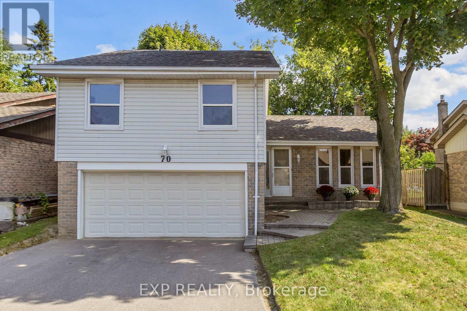 70 Pilkington Crescent, Whitby, Ontario  L1N 6G1 - Photo 1 - E12427567