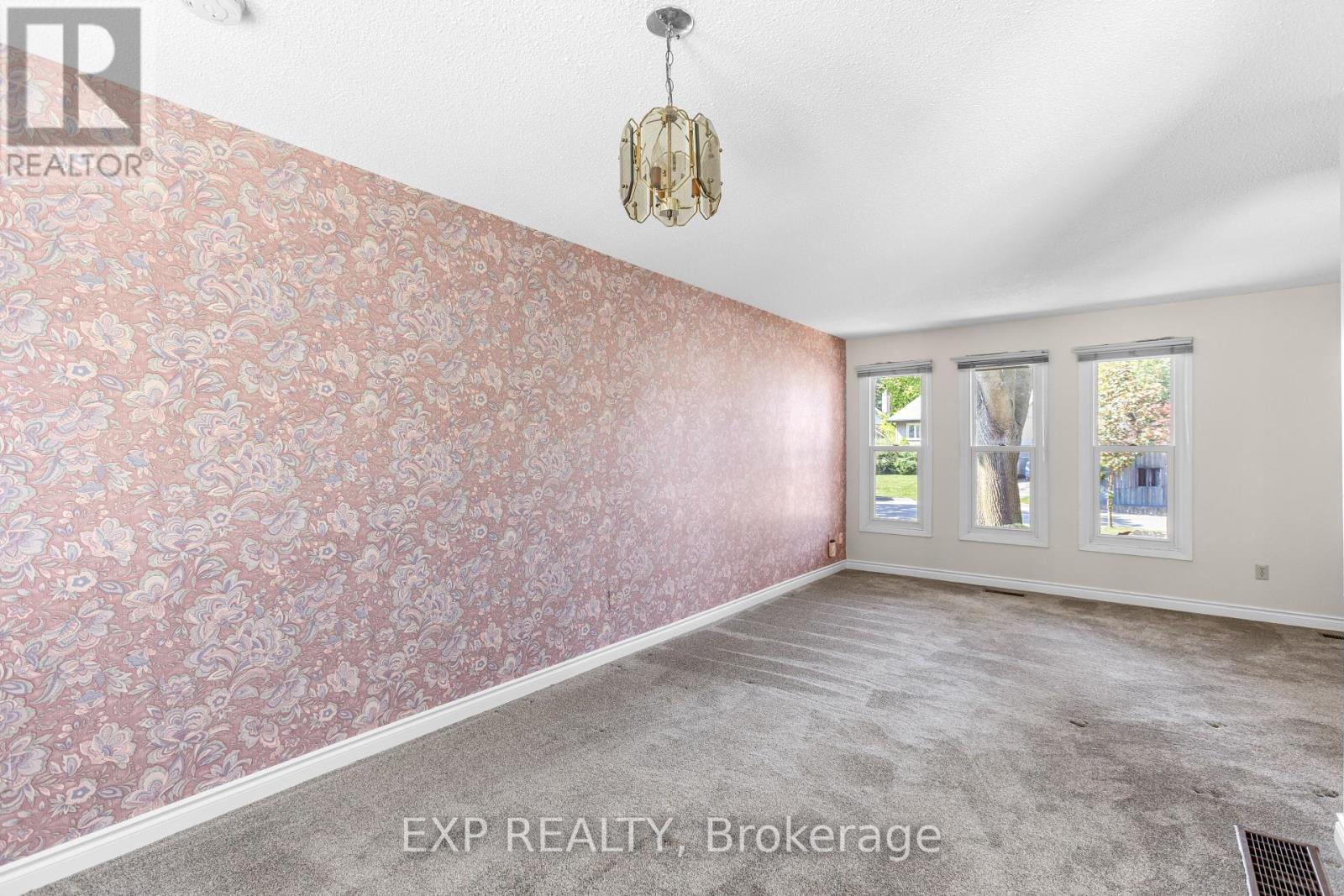 70 Pilkington Crescent, Whitby, Ontario  L1N 6G1 - Photo 10 - E12427567