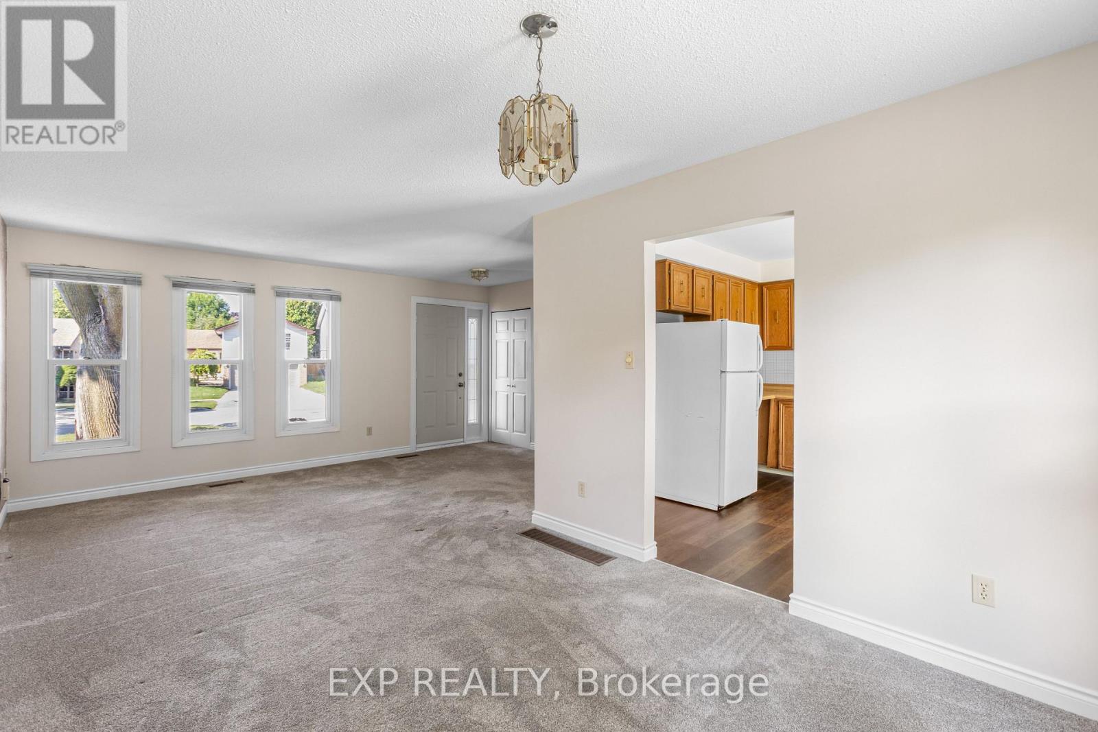 70 Pilkington Crescent, Whitby, Ontario  L1N 6G1 - Photo 11 - E12427567