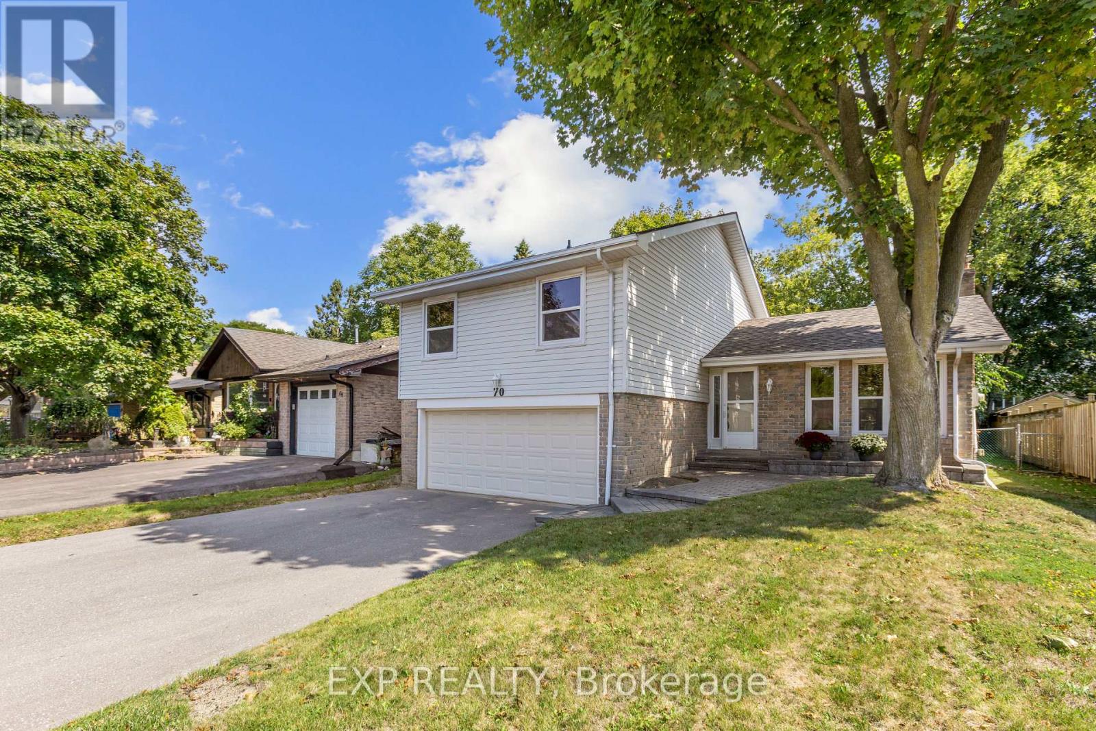 70 Pilkington Crescent, Whitby, Ontario  L1N 6G1 - Photo 2 - E12427567