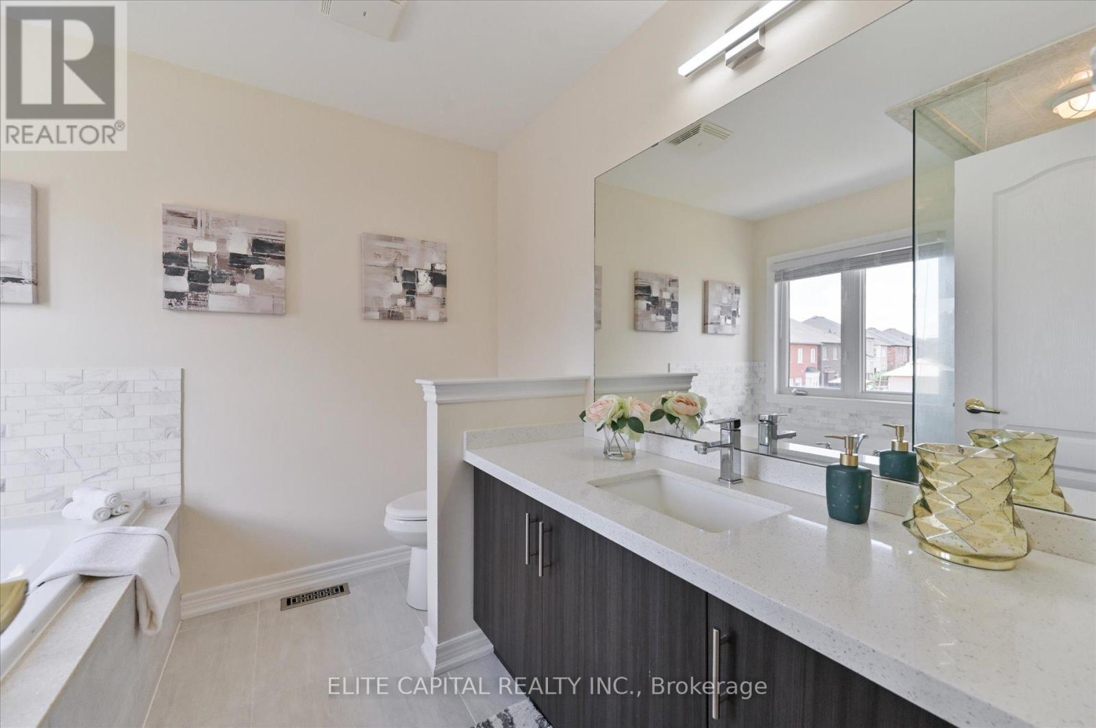 7 Salix Avenue, Whitchurch-Stouffville, Ontario  L4A 1S1 - Photo 23 - N12427483