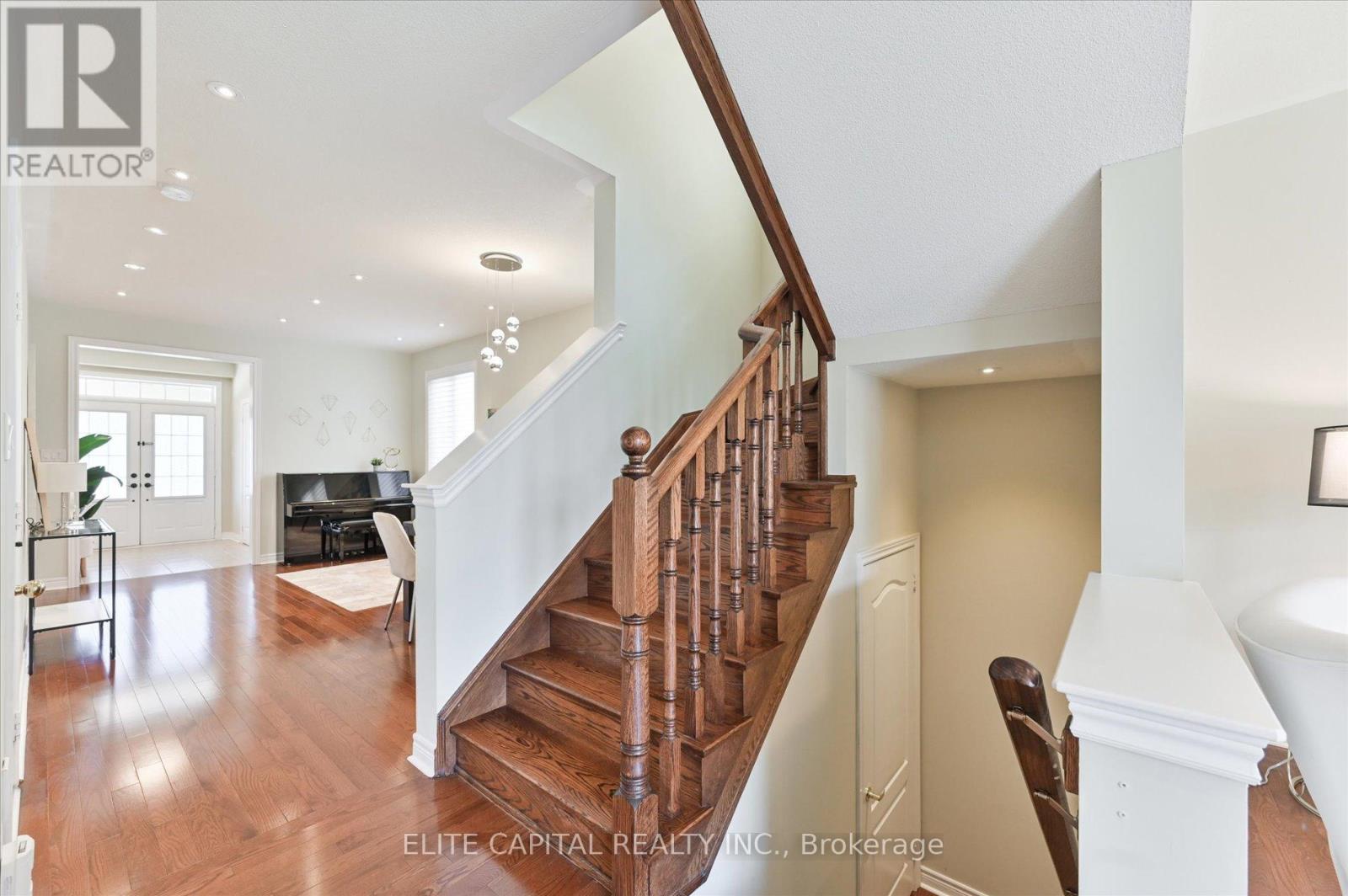 7 Salix Avenue, Whitchurch-Stouffville, Ontario  L4A 1S1 - Photo 6 - N12427483