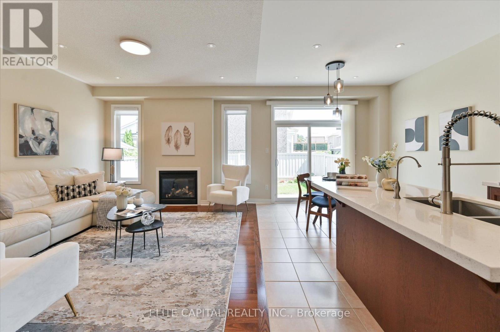 7 Salix Avenue, Whitchurch-Stouffville, Ontario  L4A 1S1 - Photo 7 - N12427483