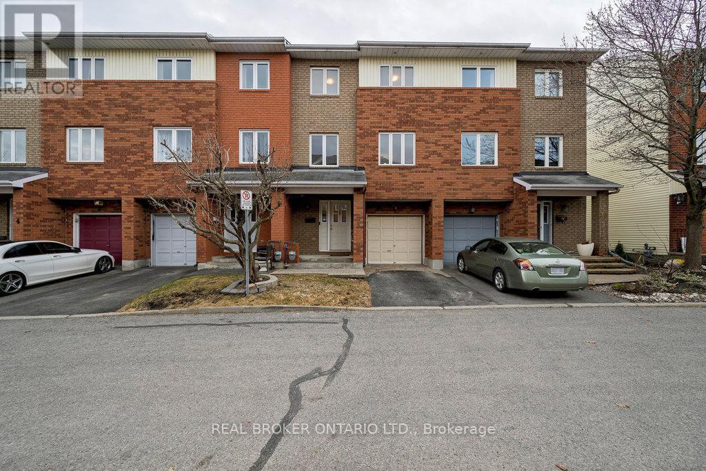 8 DRAYTON PRIVATE, Ottawa, Ontario