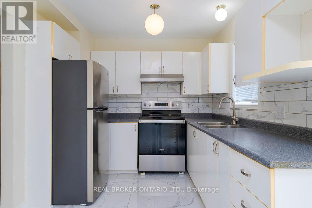 8 Drayton Private, Ottawa, Ontario  K1K 4R1 - Photo 10 - X12427511