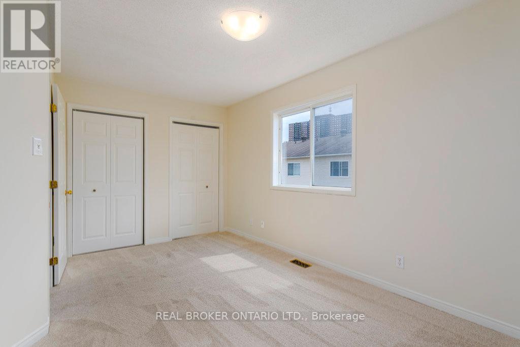 8 Drayton Private, Ottawa, Ontario  K1K 4R1 - Photo 18 - X12427511