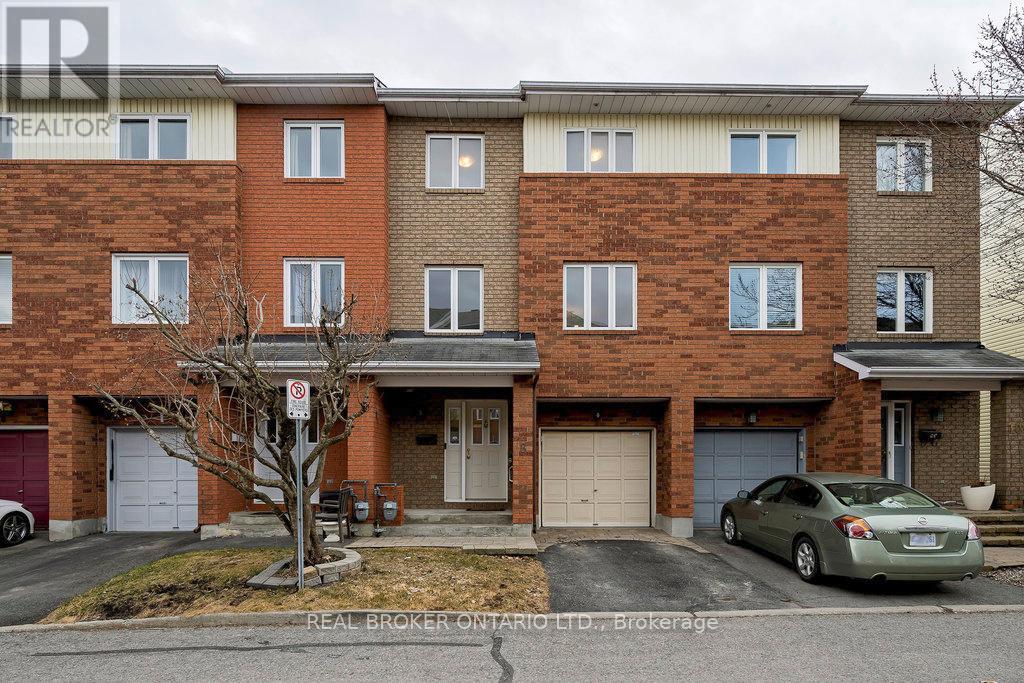 8 Drayton Private, Ottawa, Ontario  K1K 4R1 - Photo 2 - X12427511