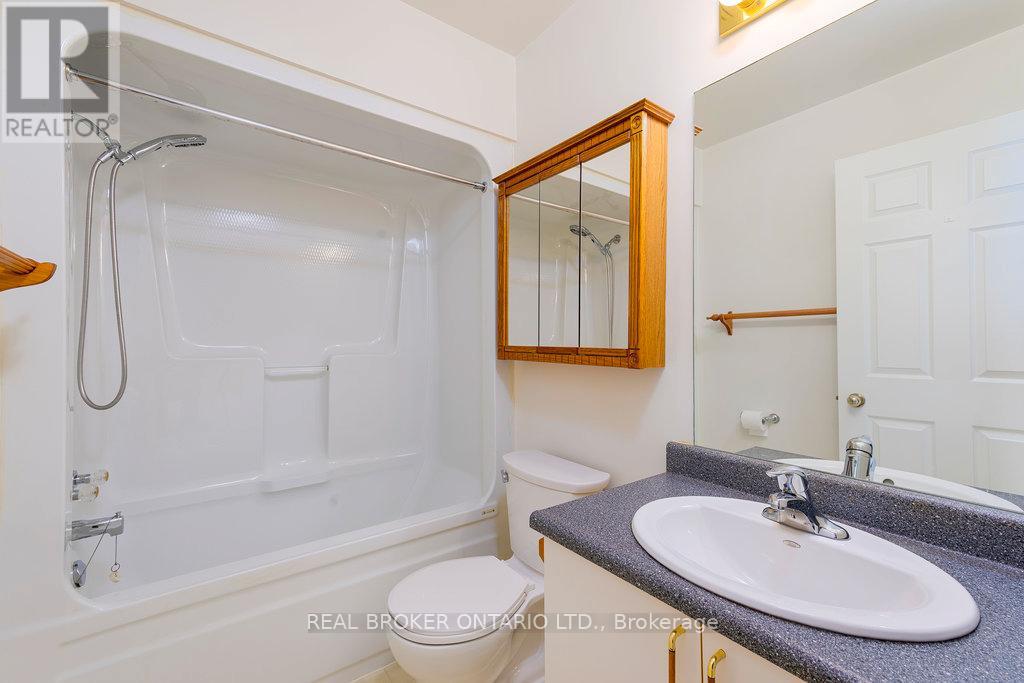 8 Drayton Private, Ottawa, Ontario  K1K 4R1 - Photo 20 - X12427511