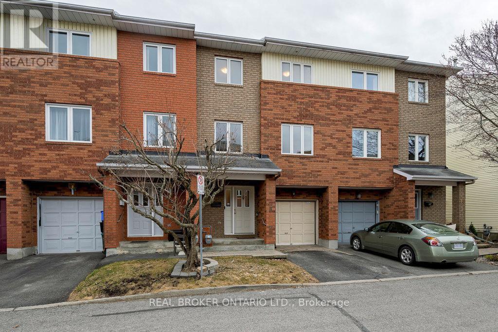 8 Drayton Private, Ottawa, Ontario  K1K 4R1 - Photo 3 - X12427511