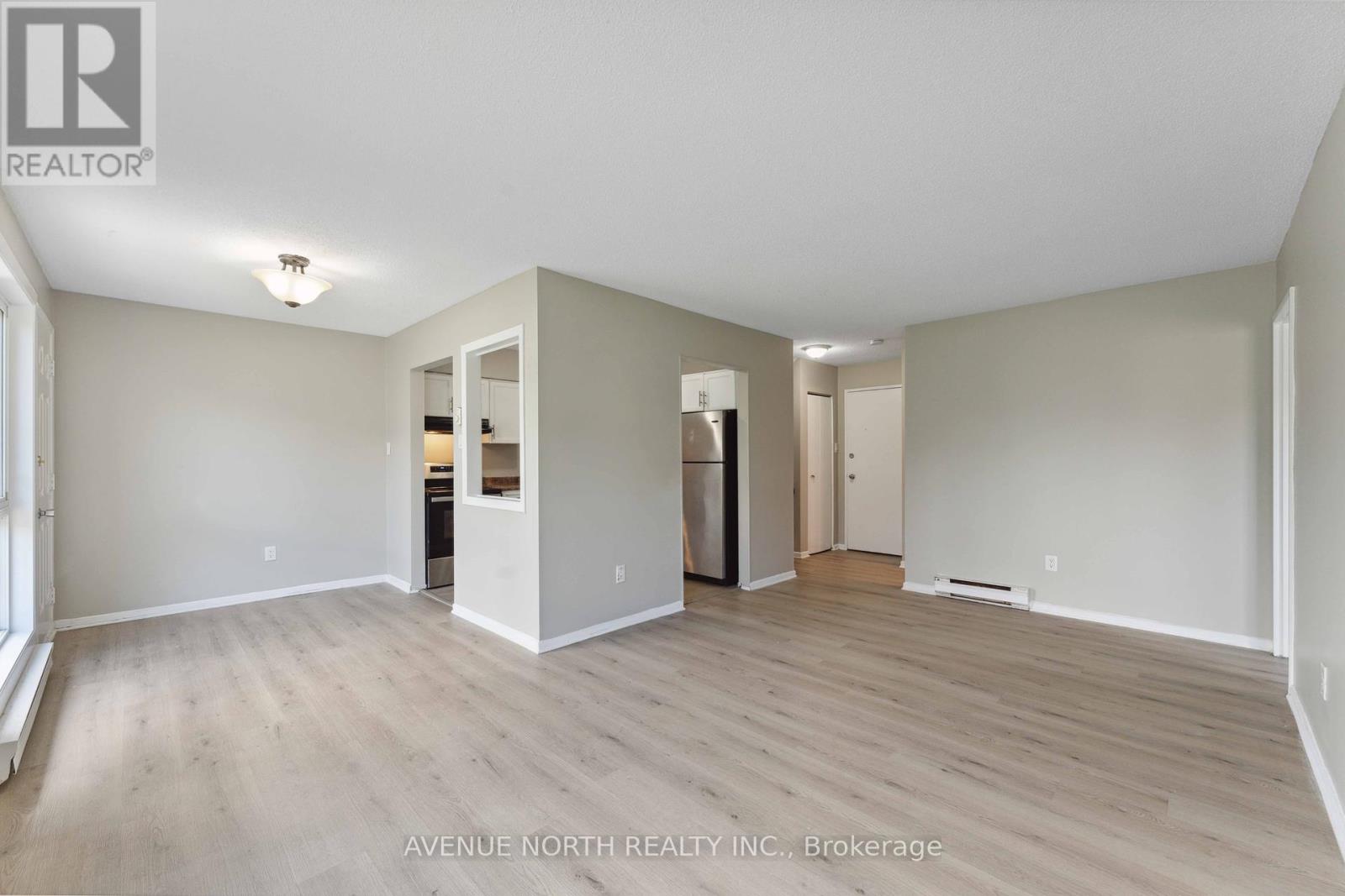 34j - 1958 Jasmine Crescent, Ottawa, Ontario  K1J 7W1 - Photo 10 - X12427568
