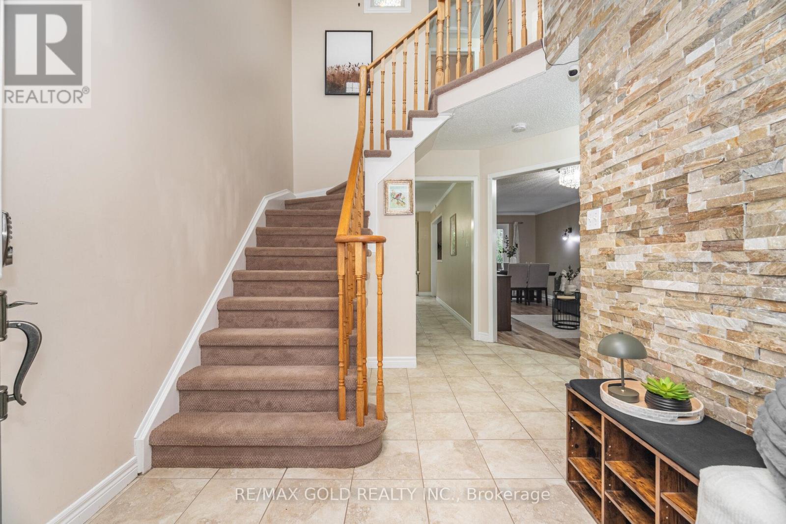 26 Flemington Drive, Caledon, Ontario  L7C 1B5 - Photo 9 - W12427476