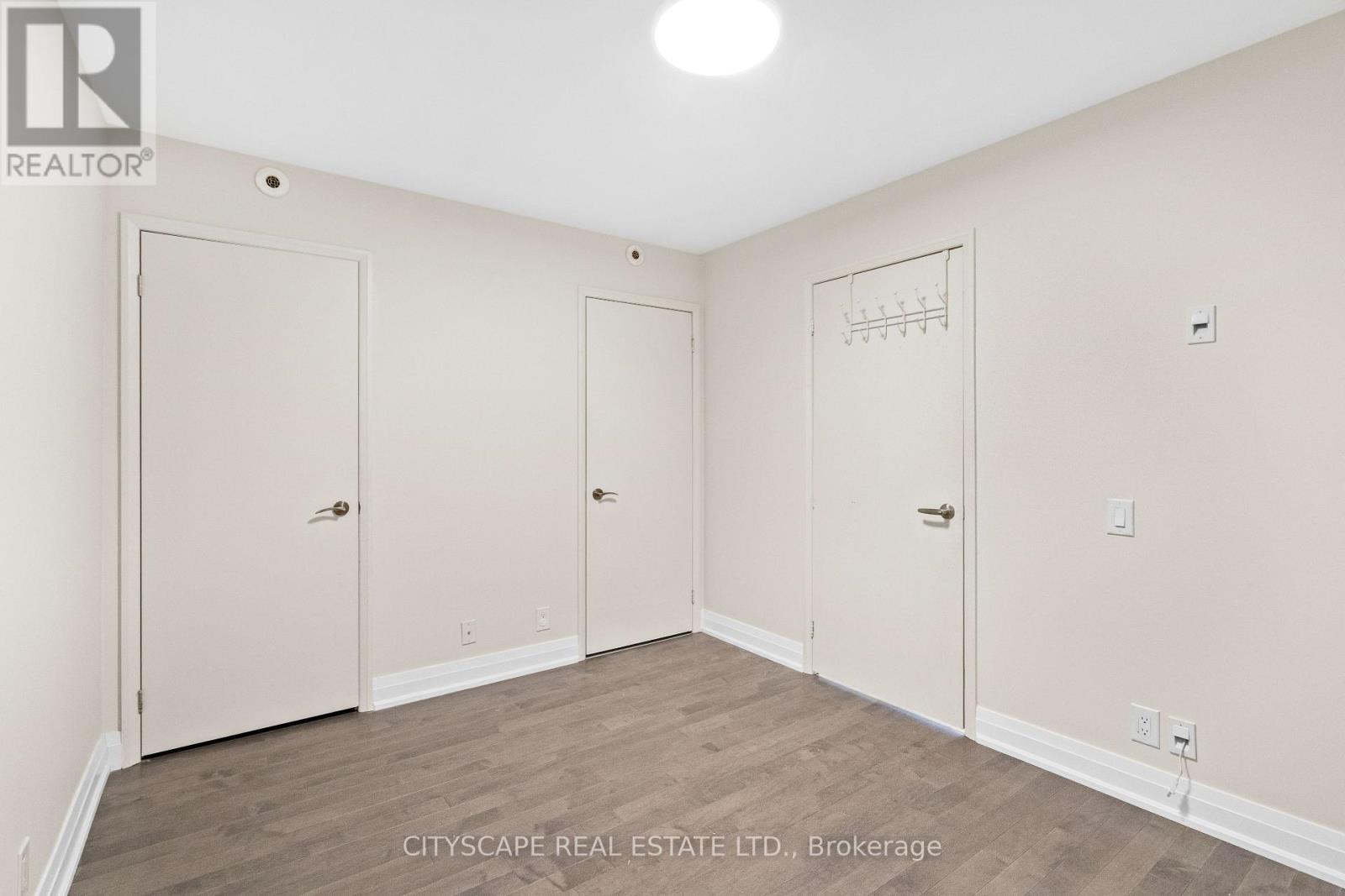 50 - 23 Valhalla Inn Road, Toronto, Ontario  M9B 1S9 - Photo 28 - W12427494